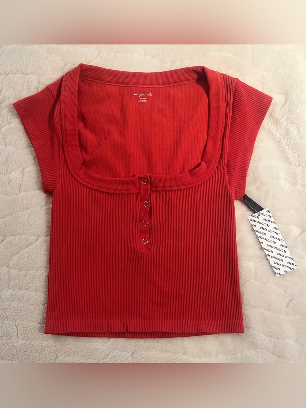 Urban Outfitters
Out From Under Sally Square Neck Seamless Knit Henley Tee S/M